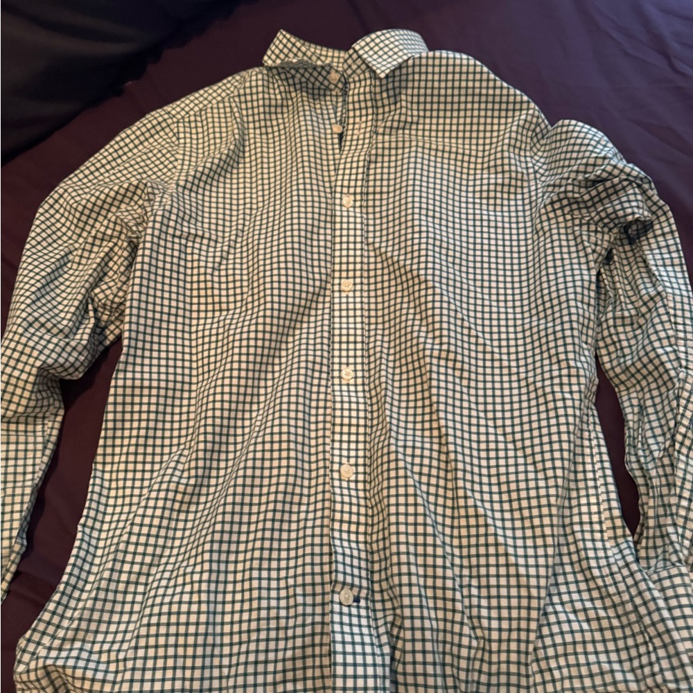 GAP White and Green Casual Button Down Shirt with Classic Style